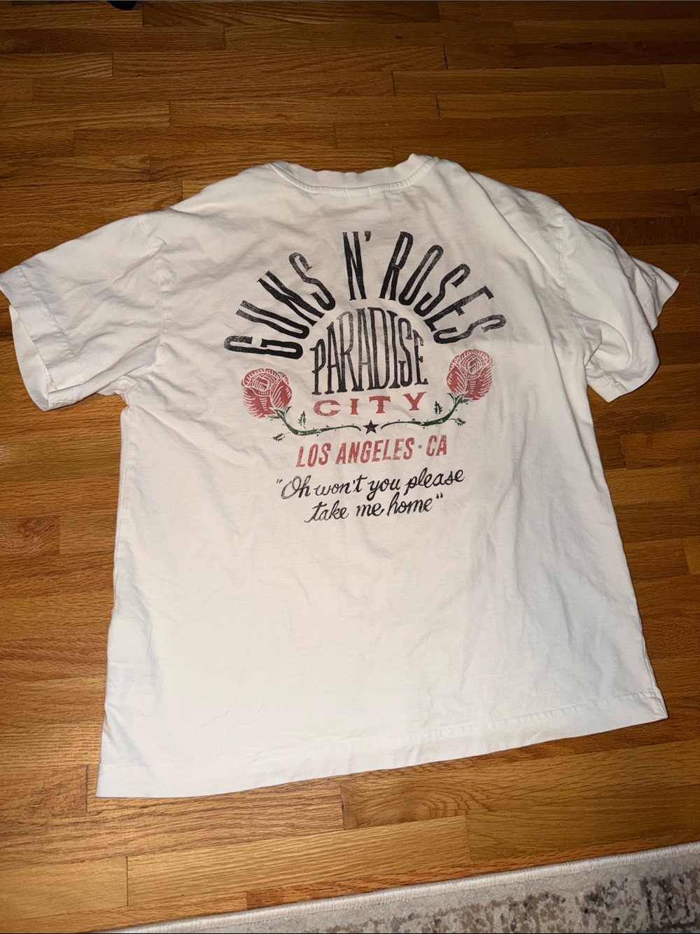 H&M White Short-Sleeve Tee with Guns N' Roses Paradise City Graphic